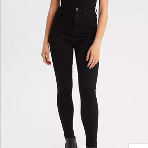 Black, curvy jeans. Brand new!